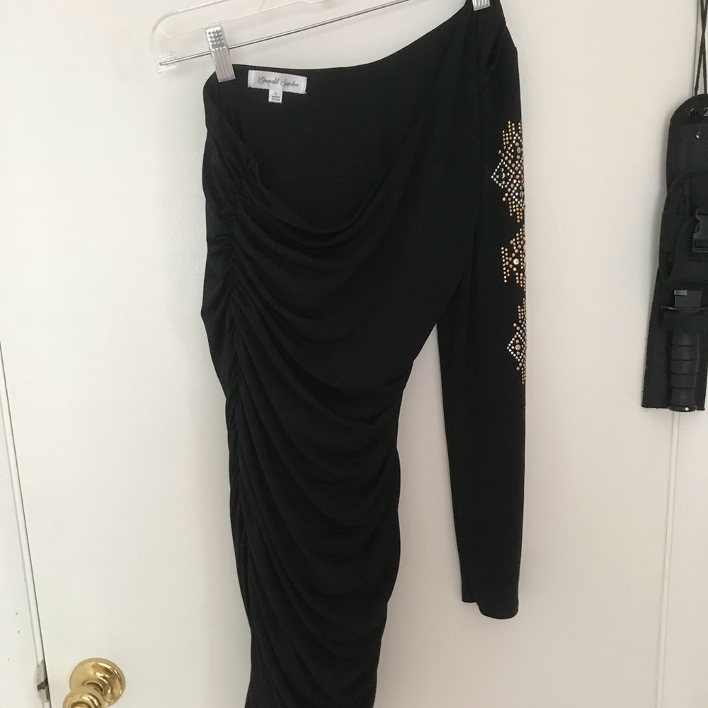 One sleeve black dress